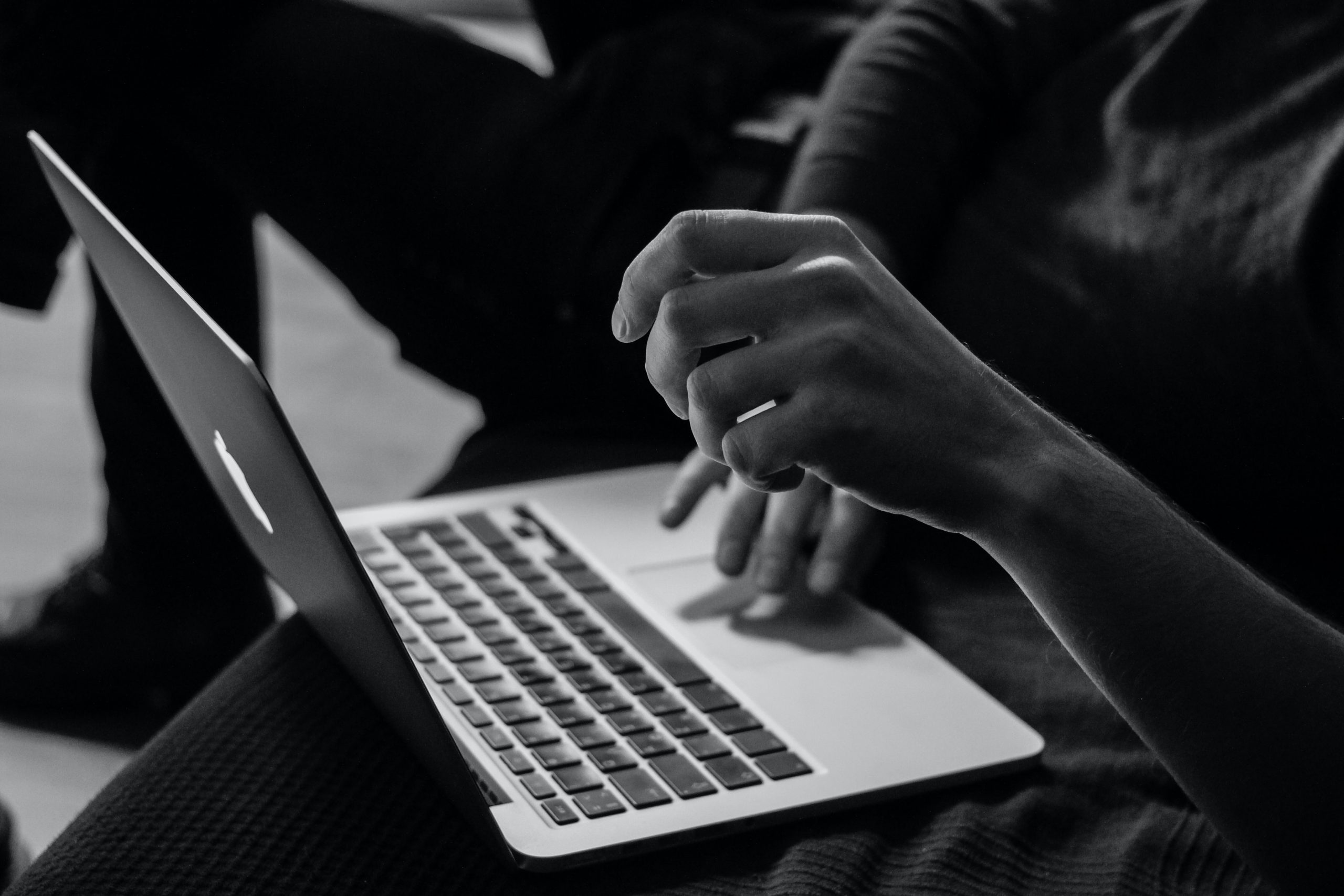 Dos nuevas leyes que harán de los servicios digitales un espacio transparente y seguro