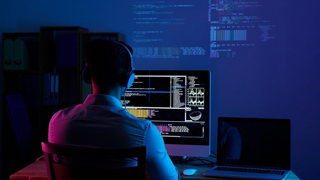 Los profesionales digitales, el sector mejor remunerado en España con un 50% más que la media laboral