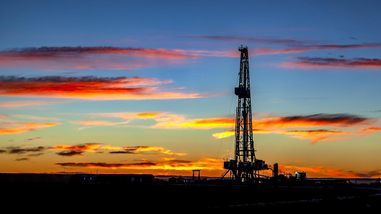 Bajada del precio del petróleo: una oportunidad para acelerar la transformación industrial